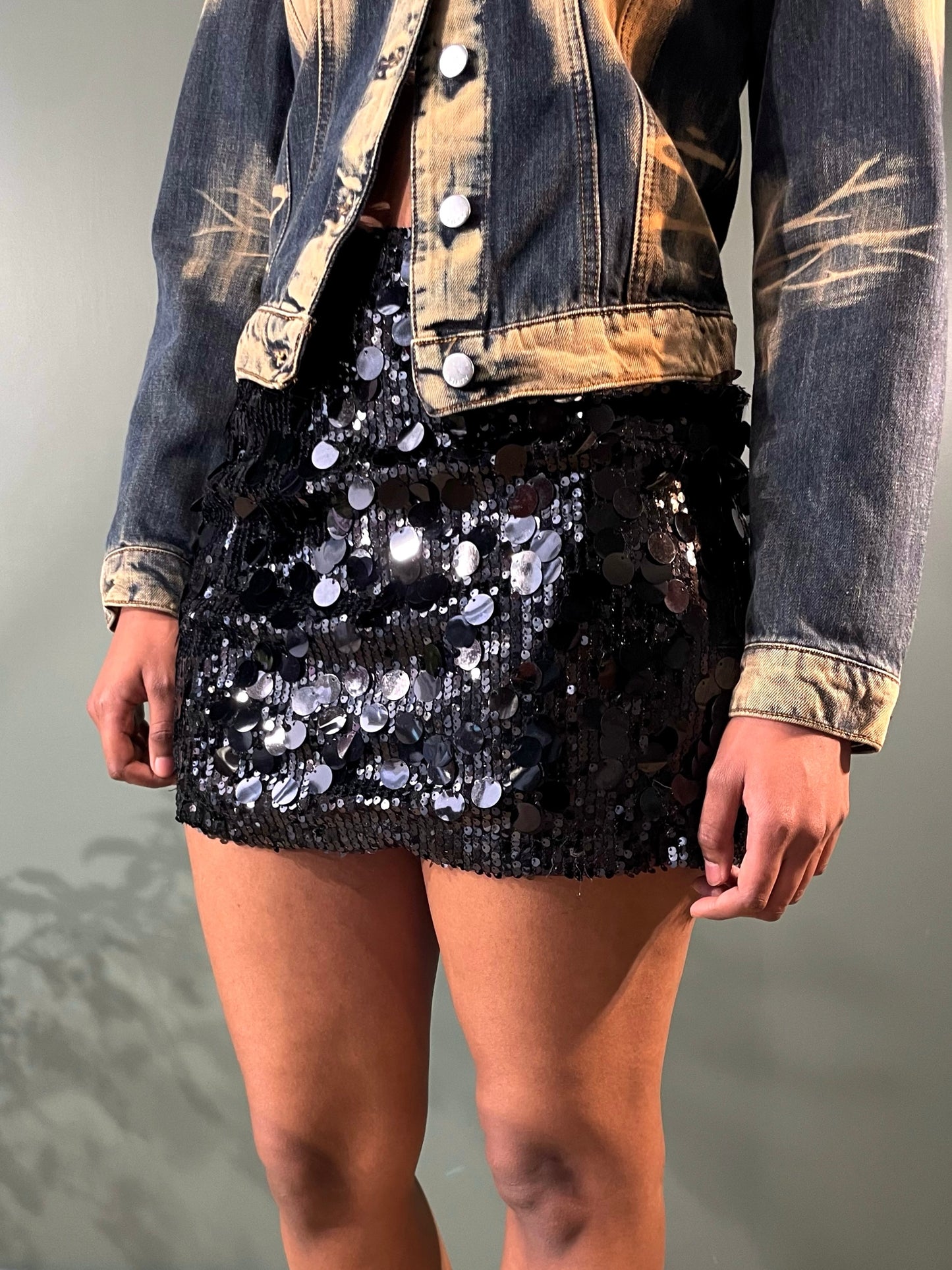 JUPE À GROS SEQUINS